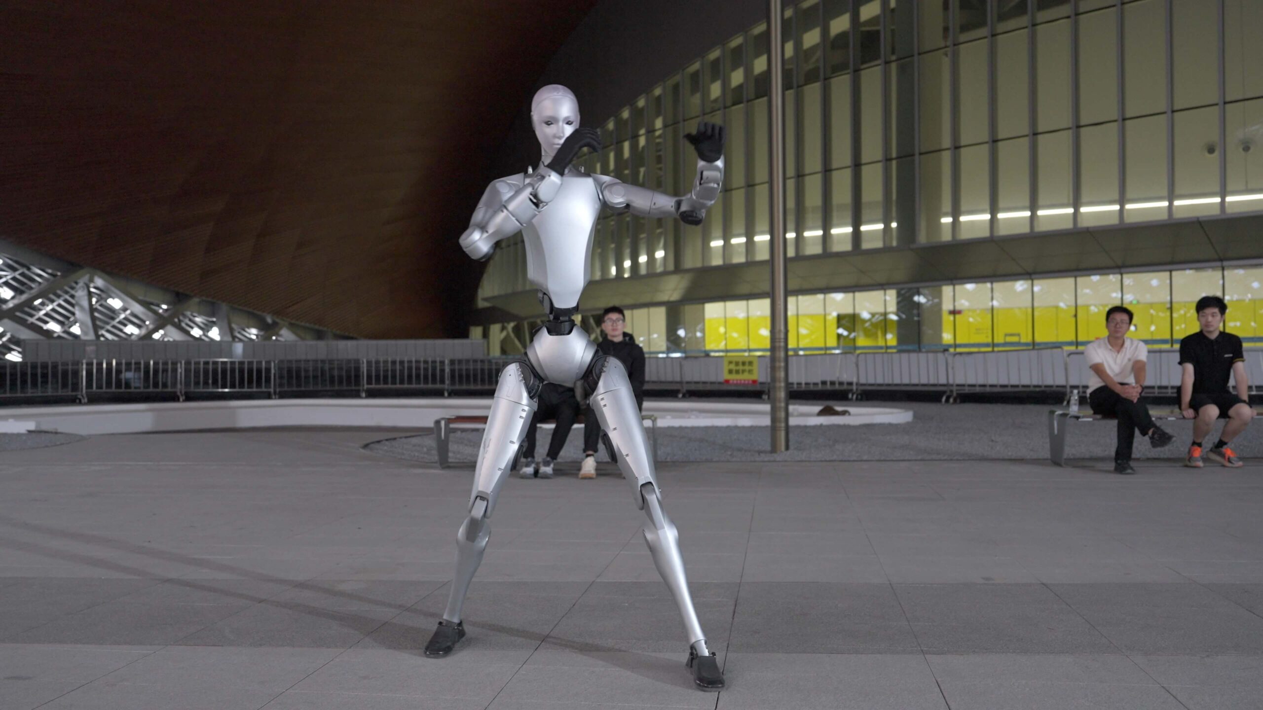 Unitree H2 İnsansı Robot